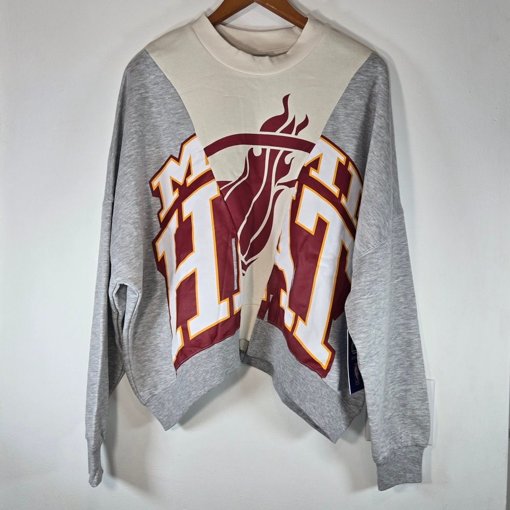NBA Ultra Game Miami Heat Women XL Cropped Sweatshirt Grey Cream FULG668F